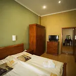 Bristol Hotel 3*