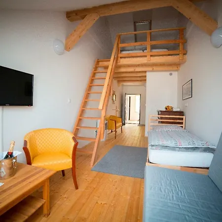 Hotell Bristol - Historic Elegance 3*